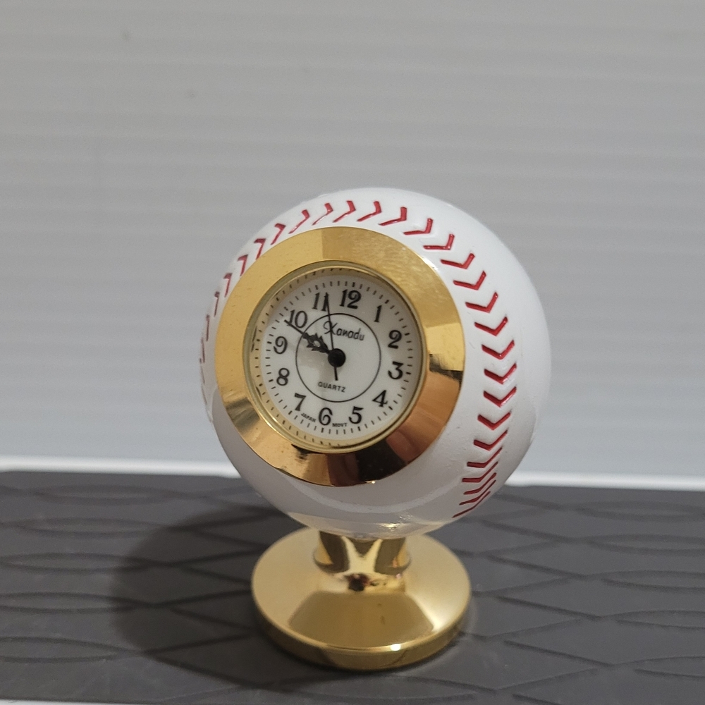 Vintage "Xanadu" Baseball  Mini Clock Battery Operated Quartz Analog.